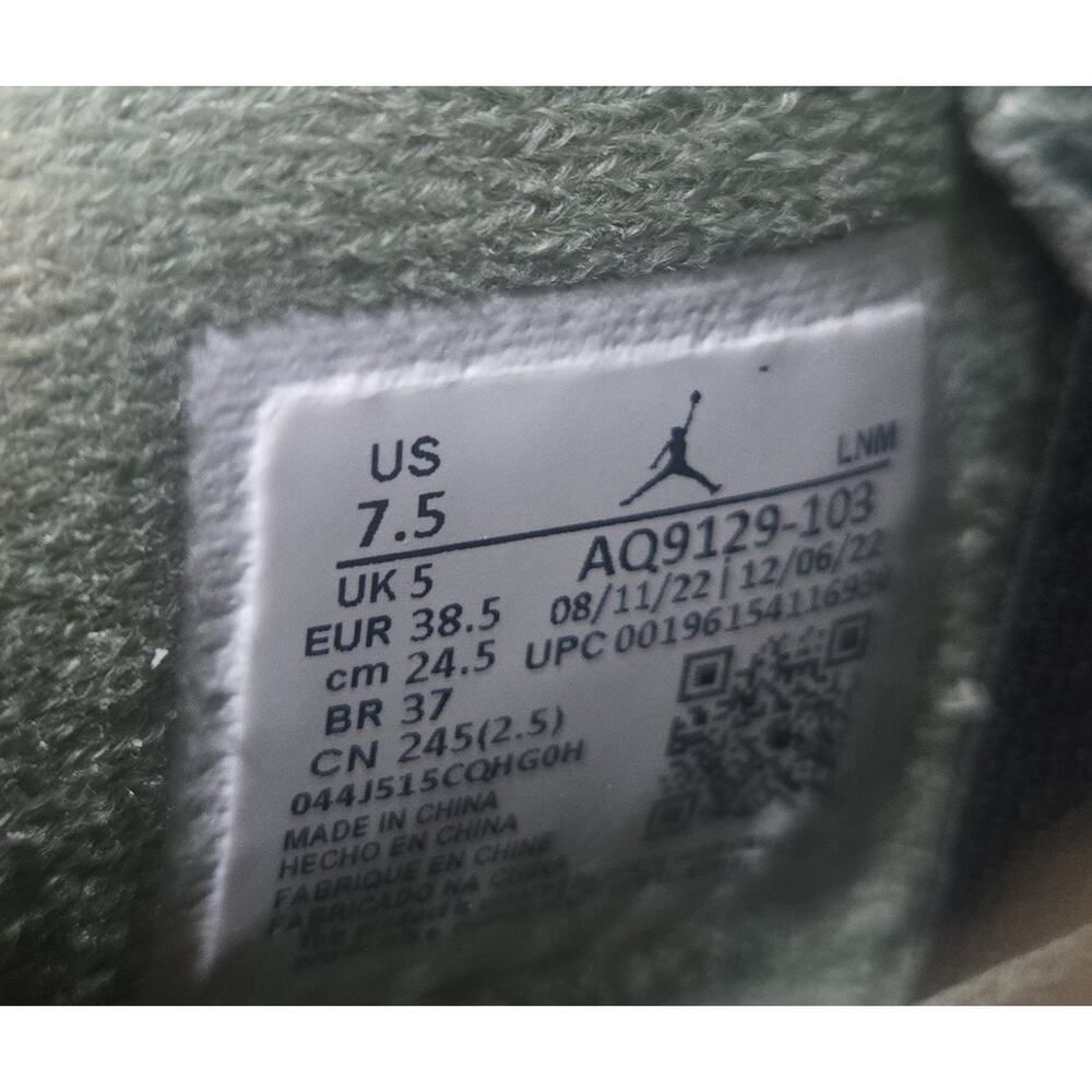 Air Jordan 4 Retro Women's Size 7.5 Seafoam AQ9129-103 - Picture 8 of 8